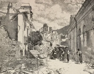 A földrengés utáni romok között Balliazzi tengerparti üdülőhelyen, Olaszországban