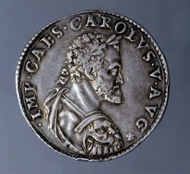 V. Károly császár (1500-1558) nevére és képére verett pénzverde.
