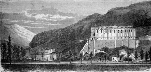Kilátás az épülő templomról a csodálatos lourdes-i barlang mellett a Magas-Pireneusokban, ahol 1858-ban megjelent a Szűz Bernadette Soubirous (1844-1879) mai zarándokhelye. századi metszet