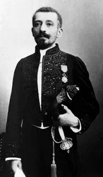 Pierre Loti (1850-1923), regényíró és a francia haditengerészet tisztjének portréja akadémiai jelmezben.