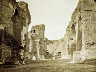 Caracalla termálfürdőjének romjai Rómában
