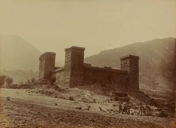 Kilátás a Chitral-erődre, 1895