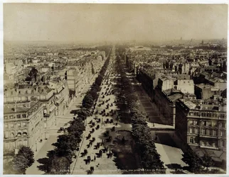 Kilátás a Champs-Elysees-re a Diadalívről, a.n.d. század vége.