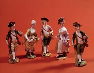 Alakokat ábrázoló kis figurák (vadász, menazsér, magas rangú hölgy...) Porcelán szobrocskák a 18. századi velencei iskolából. Párizs, dekoratív művészet