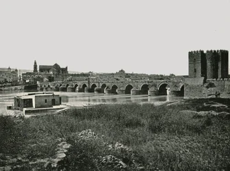 A római híd, Cordoba, Spanyolország, 1895.
