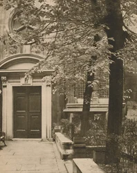 A St. Mary Aldermanbury-templom déli ajtaja, 1935.