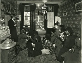 Evangelizációs Bizottság, Mrs. Williams, 136 W. 99th Street, Miss Broad Teaches, 1916