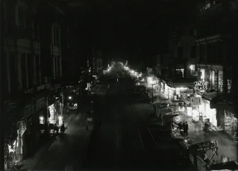Éjszakai kilátás a Grand Streetre az Orchard Streeten, NYC, 1917