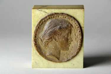 Agatha Thornycroft medálos portréja, 1900 körül (viasz)
