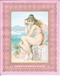Viktoriánus újévi kártya egy strandon fürdőző szépségről, aki kagylót tart a füléhez, 1881 körül