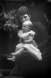 Louise hercegnő 1867-1931 lányával, Alexandra hercegnővel 1891-1959, 1893.