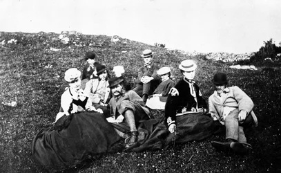Egy viktoriánus sétálóbuli, 1860-80 körül