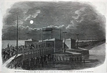 Az Egyesült Államok Nagy Hadseregének előőrsége átkel a Potomac felett átívelő Hosszú hídon 1861. május 24-én hajnali 2 órakor, a Harper