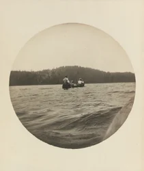 Három kenus, Lake St. John, Quebec tartomány, 1895 körül, 1904 körül (zselatin ezüst nyomat)