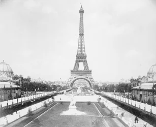 Eiffel-torony, párizsi kiállítás