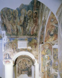 Falfestmény alacsony szögből a falon, Szent Péter-templom, Otranto, Salento, Puglia, Olaszország
